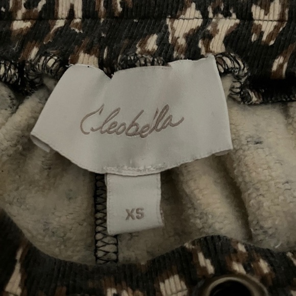 Cleobella 100% organic cotton fleece leopard animal print jogger pants & pockets - Picture 7 of 8